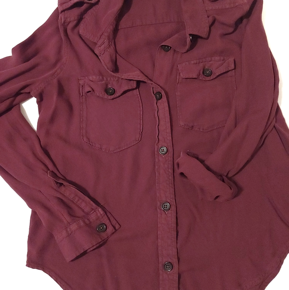 Loose fit relaxed maroon button up.